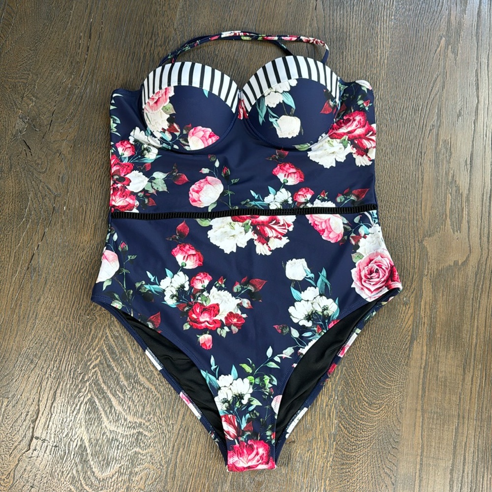 CUPSHE™️ Women's Size XXL Vivid Floral and Stripe One Piece Molded Cup Swimsuit